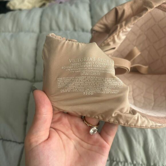 Victoria Secret Tan Bra 32DD - Picture 5 of 5